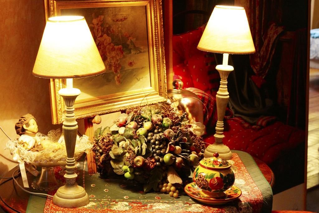 Home Fleuri Guesthouse บรูจส์ ภายนอก รูปภาพ